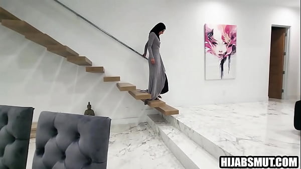 Ngentot Sama Step-sisku Yang Lagi Kerudungan, Makin Basah Pas Dia Ngucapin Bismillah.