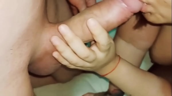 Mama Seksi Mainin Anak Tirinya Sampai Basah